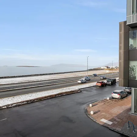Apartment Luxurious Oceanfront - New Listing! *