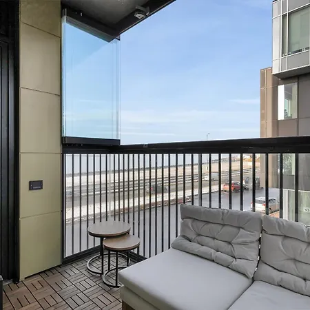Apartment Luxurious Oceanfront - New Listing! Reykjavik
